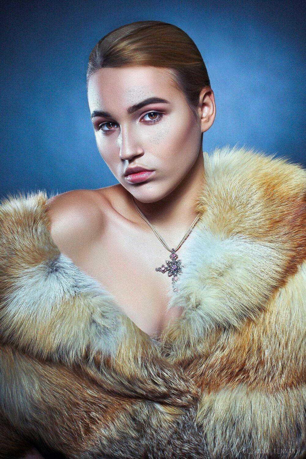 , Теннант Юлианна