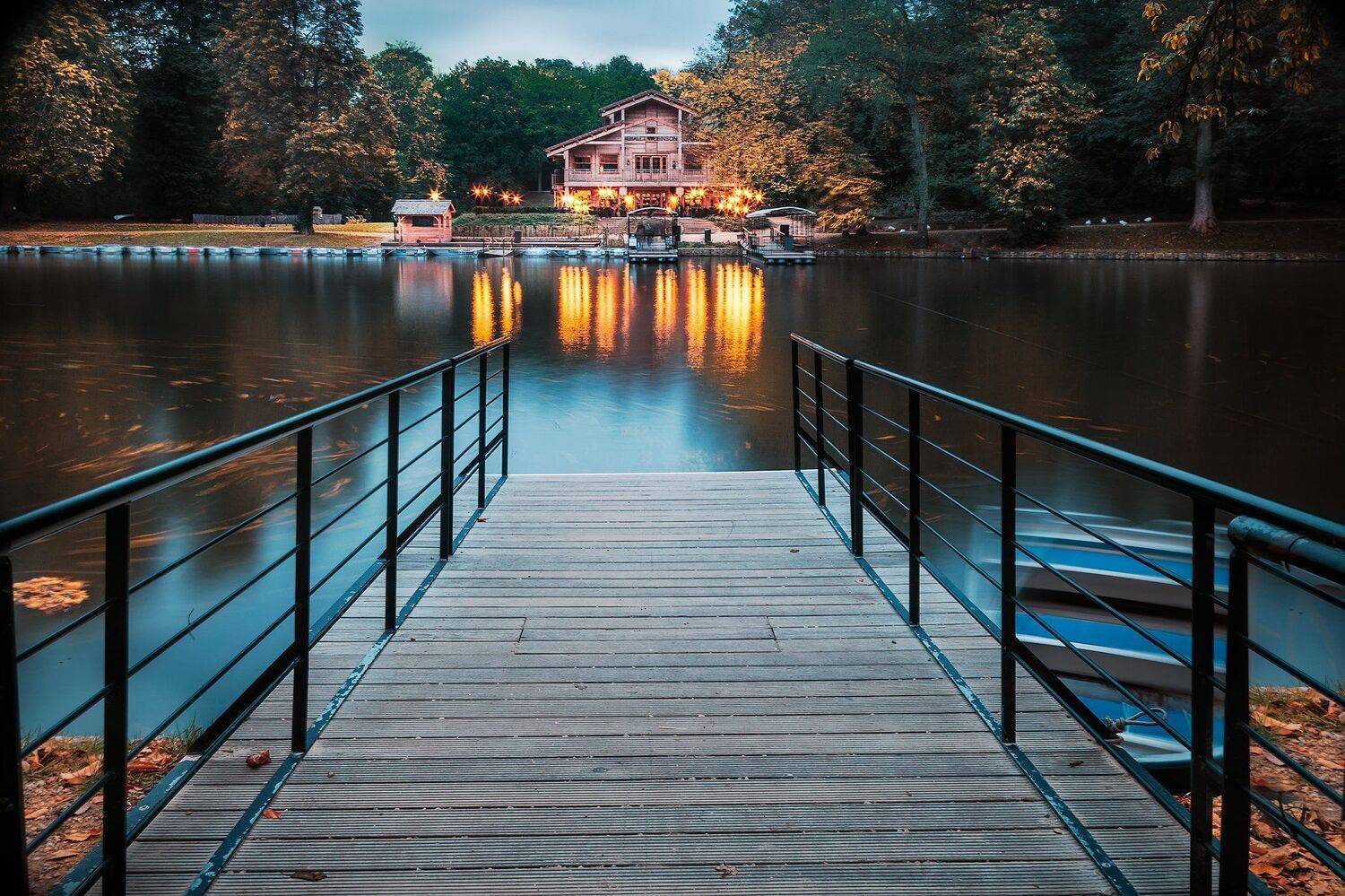 вода, огонь, парк, отражения, chalet robinson, бельгия, брюссель, la cambre, Андрей Огнев