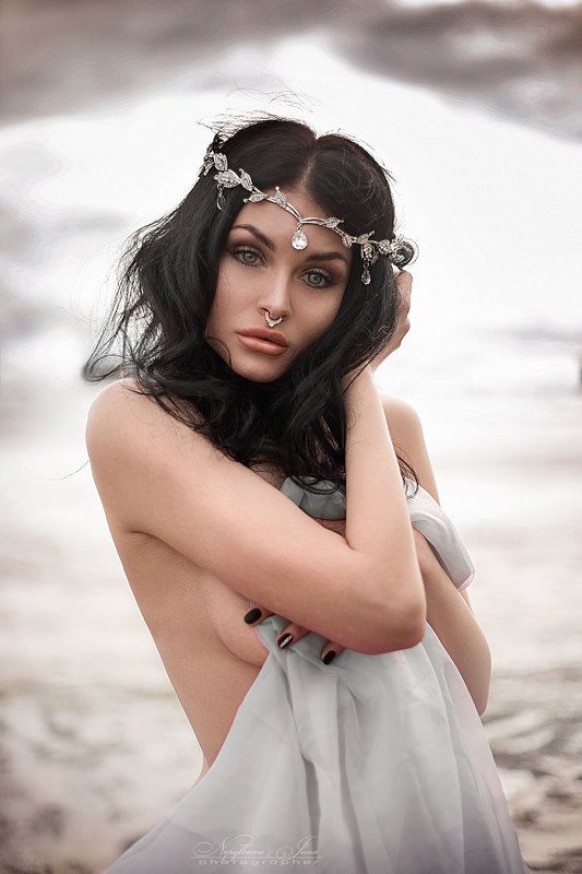#идеядляфотосессий #фотосессия #тематическаяфотосессия #нуруллаеваяна #ню #жанровый портрет #идеидляфотосессий #модель #photoshoot Женя фото превью