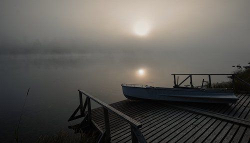 В тумане сонном солнце поднималось
