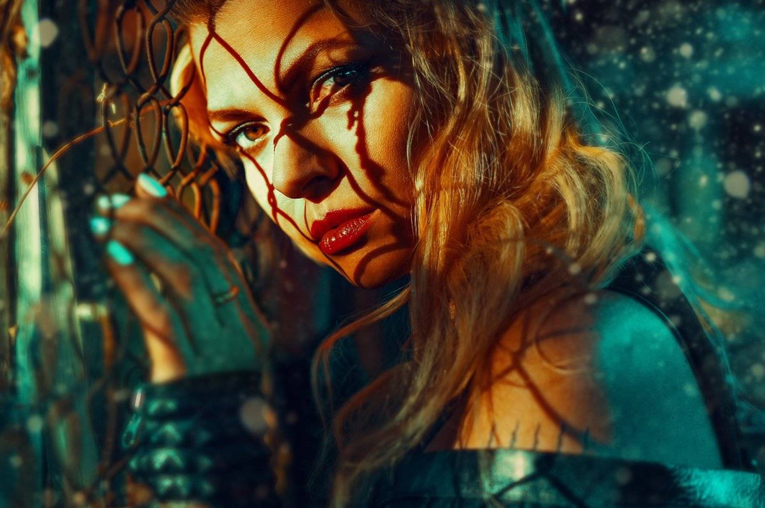 жеский свет, портрет, неон, свет неон, крупный портрет, у сетки, портрет с сеткой, Маховицкая Кристина