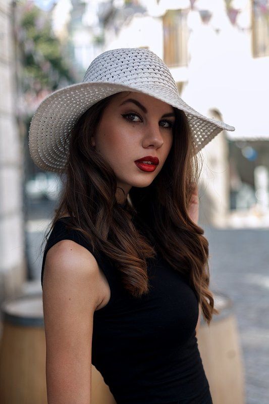 portrait, hat, fashion, dress, look, eyes, lips Габи фото превью