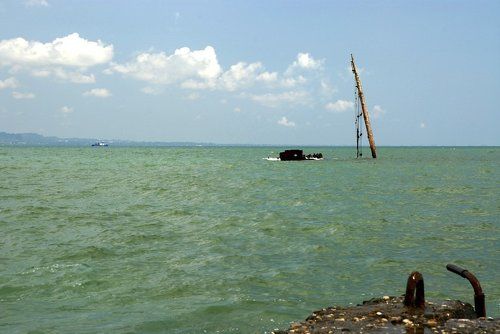 Поглощённый пучиной.