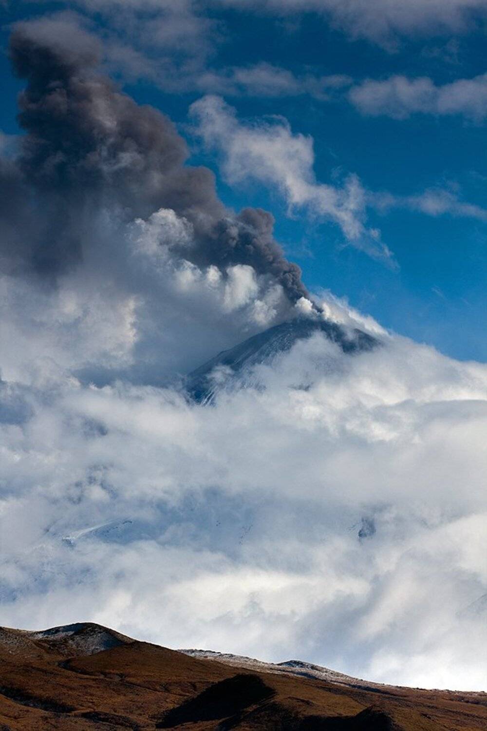 камчатка, вулкан, ключевская, сопка, фототур, пепел, снег, осень, Денис Будьков