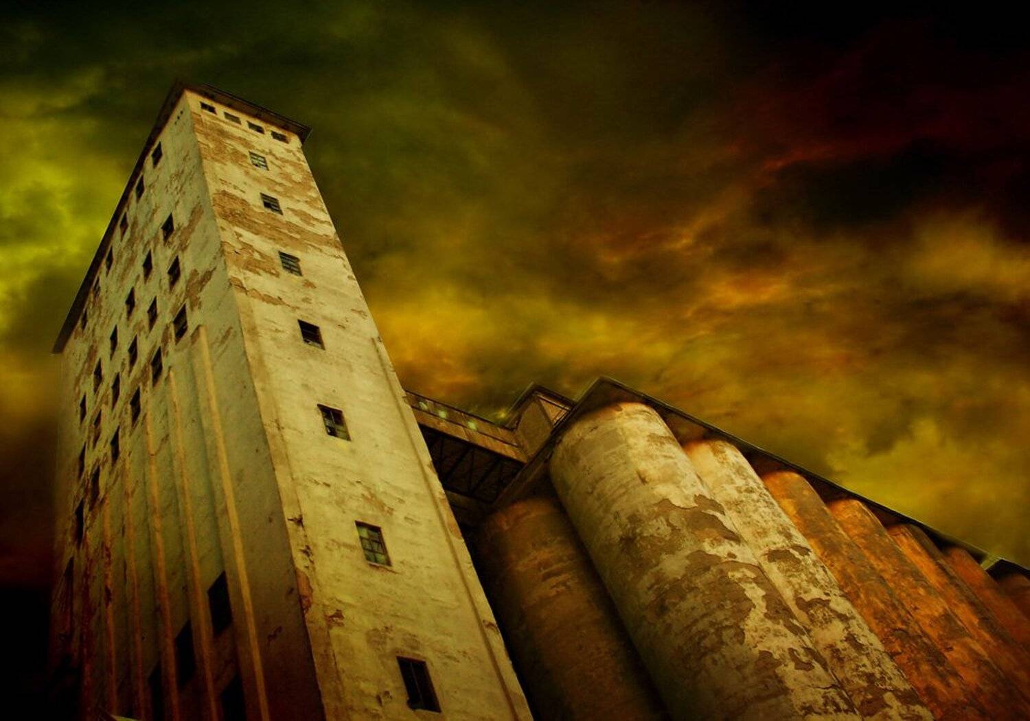 заброшенный завод,настроение,фентази,город,атмосфера,здание, vanda