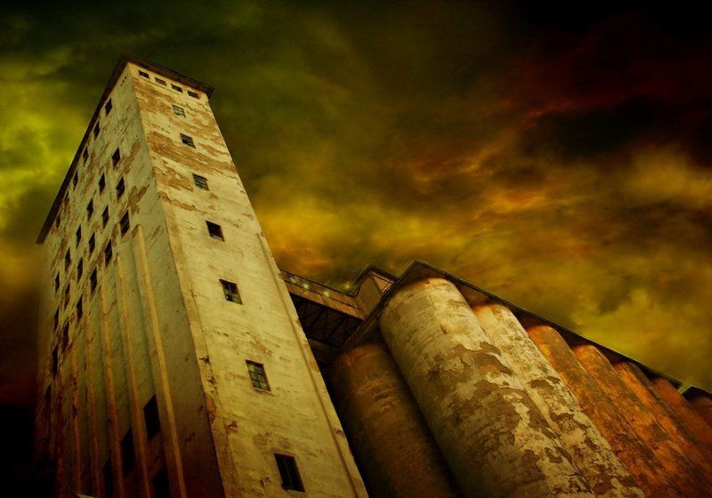 заброшенный завод,настроение,фентази,город,атмосфера,здание заброшенный завод фото превью