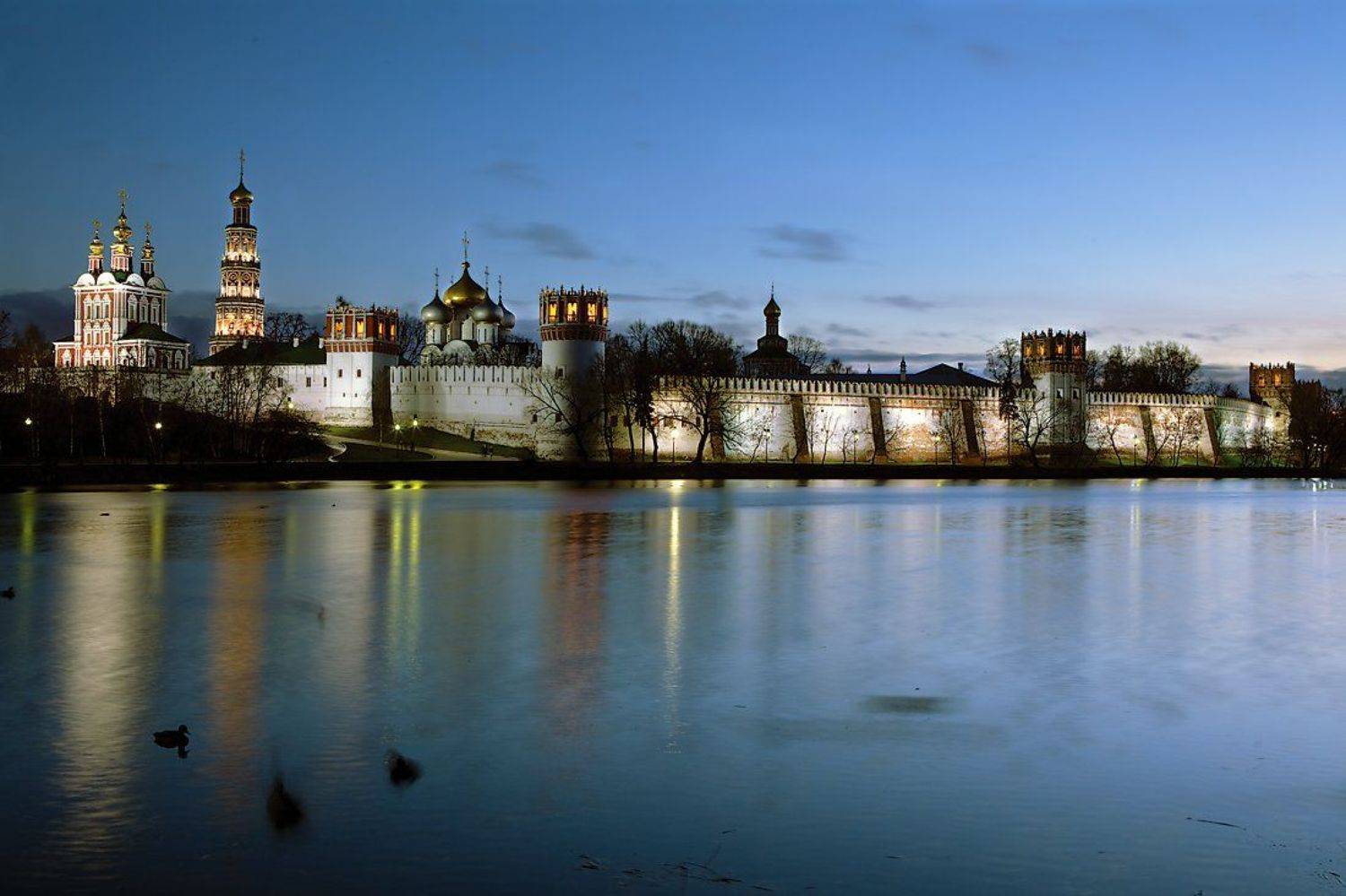 новодевичий монастырь, москва, вечер, ночное фото, Владимир