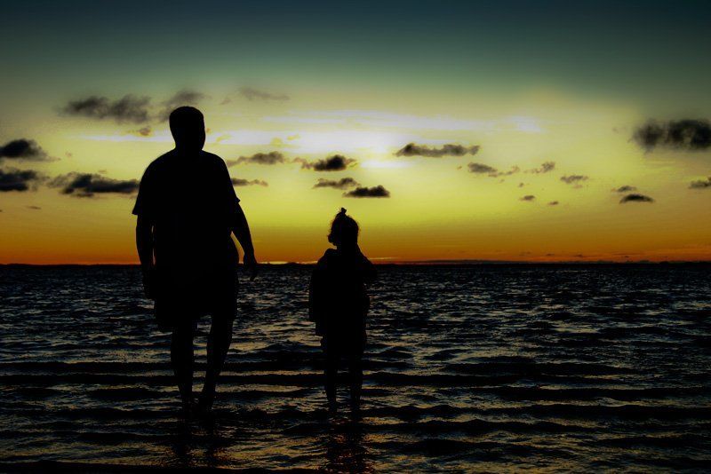 закат,море,север,люди любуясь красками заката. фото превью