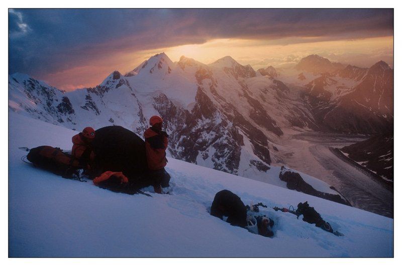альпинизм, безенги, томашек, шхара На Безенгийской стене фото превью