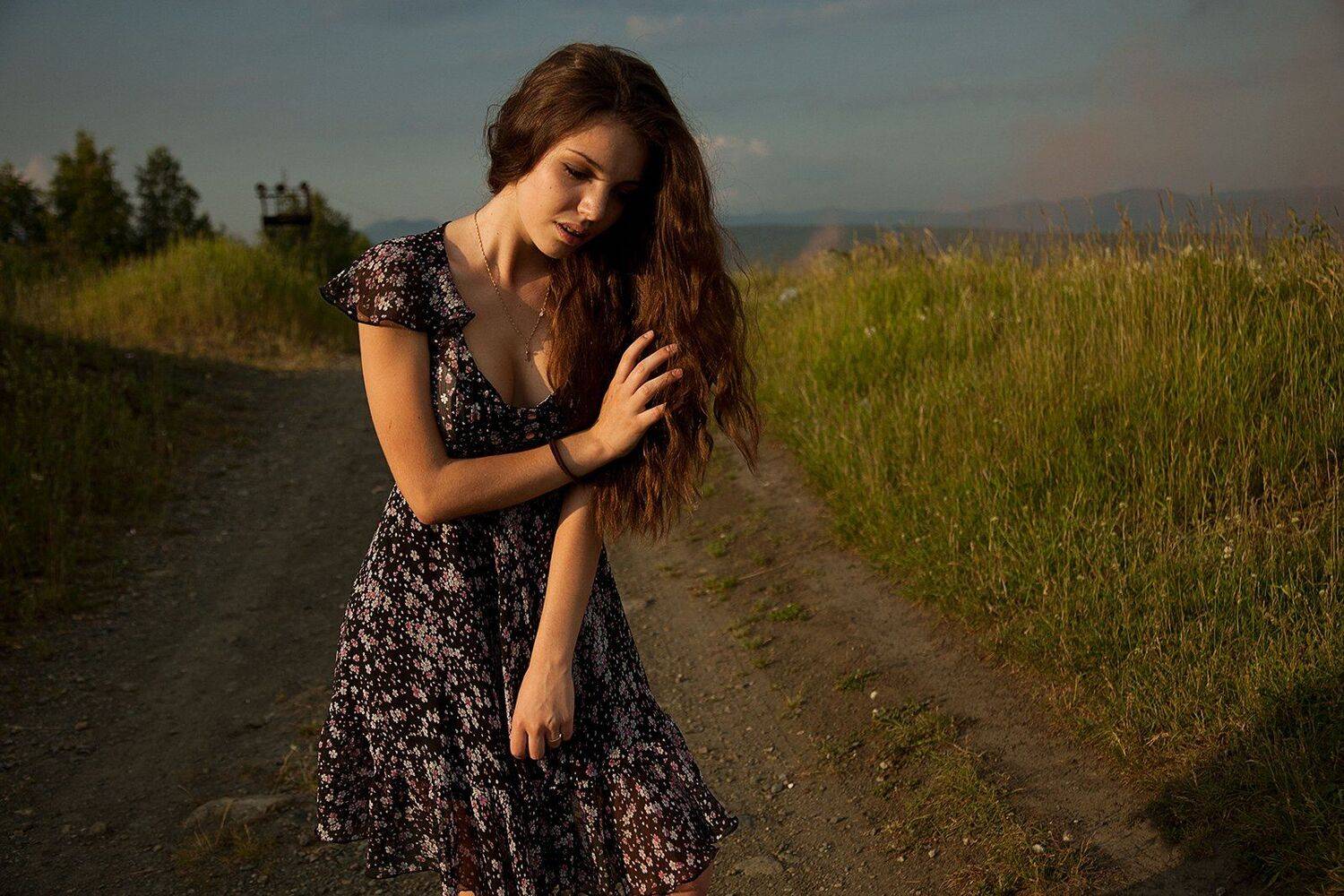 лето, вечер, девушка, деревня, Евгений Толкачёв