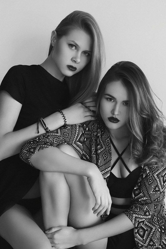 девушка студия портрет дуэт фото превью