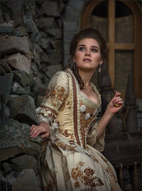 Элизабет Суонн фото превью