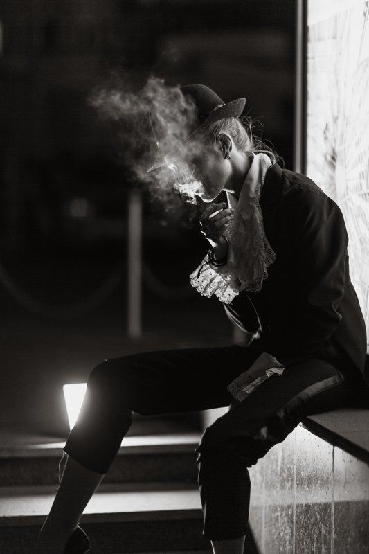 ночь,вечер,девушка,дым Анастасия фото превью