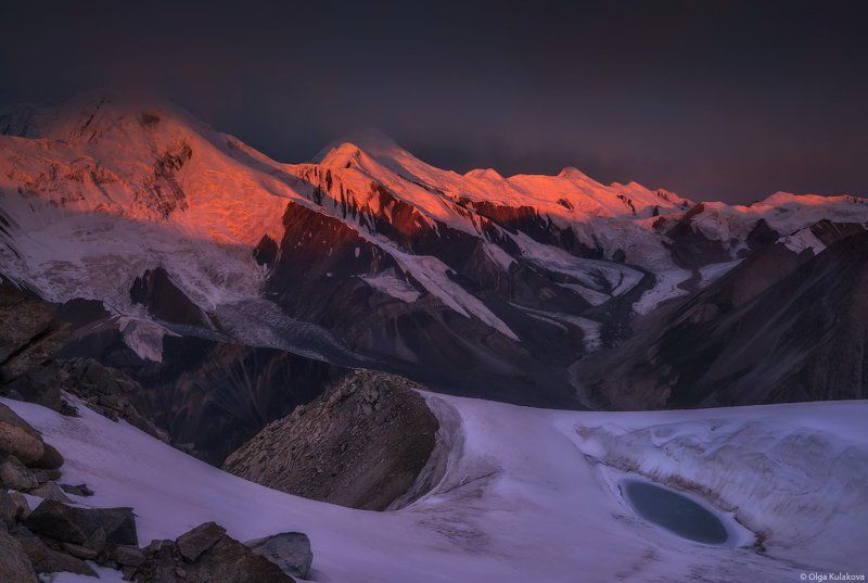 горы, вершины, рассвет, утро, тянь-шань, баянкол, ущелье баянкол, пик мраморная стена, пик баянкол, пик одиннадцати, перевал одиннадцати, пик семенова, пик астана Холодный рассвет фото превью