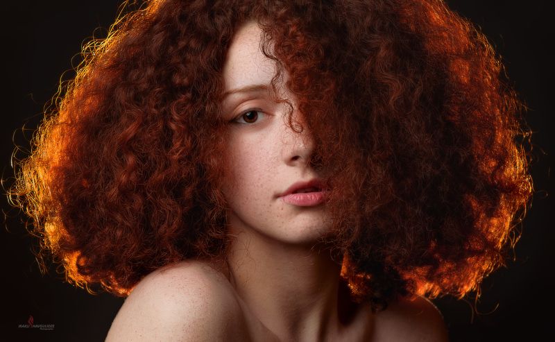 студия, Грузия, портрет, рыжая Девушка в красном фото превью
