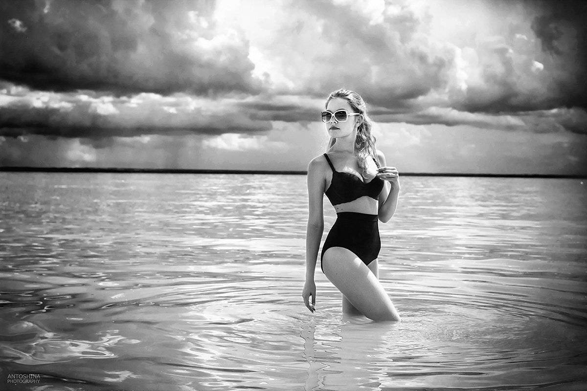 небо, пляж, девушка, лето, черно-белое, sky, beach, girl, summer, blackandwhite, Антошина Татьяна