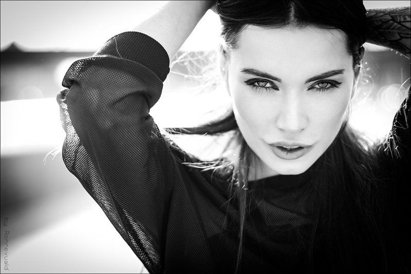 girl,portrait,light,street,beauty,fashion,eyes,moscow,свет,портрет,девушка,bw,black&white,москва Adel фото превью