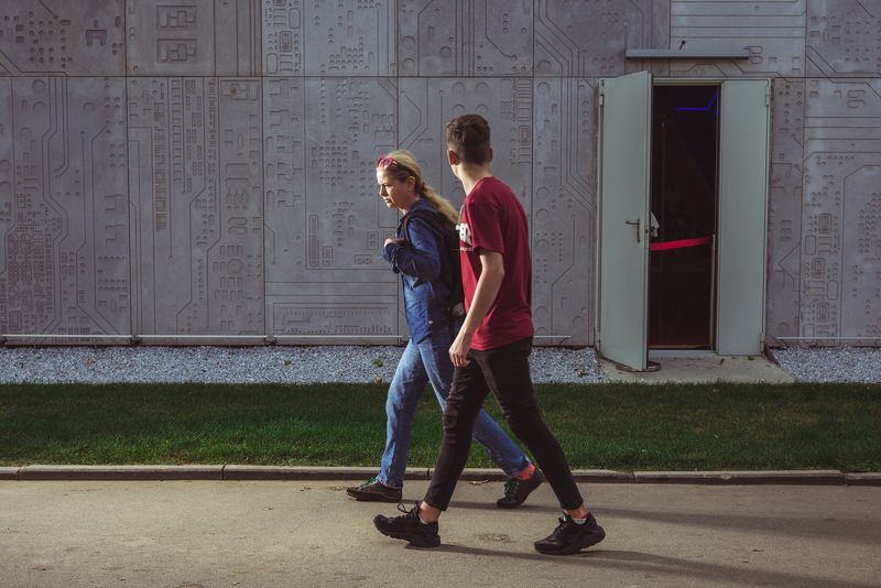 walking фото превью