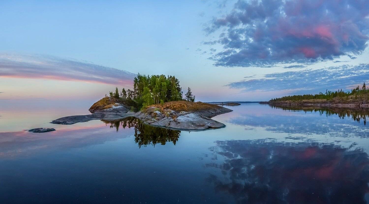 ладожское озеро, карелия, шхеры, лето, лес, берег, фототур, остров, путешествие, плавание, вода, отражение, берёзы, рассвет, заря, облака., Лашков Фёдор