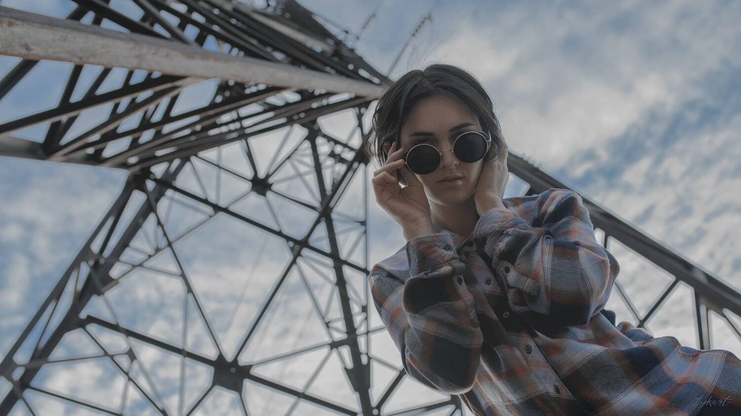 небо девушка железо очки moody woman sky, Маргарита Жуковкая