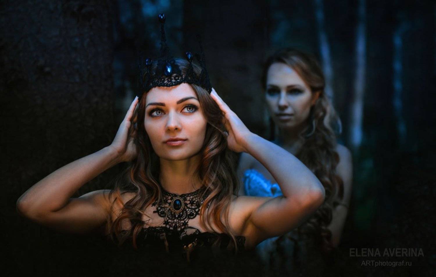 королева, корона, две сестры, девушки, темный лес, Аверина Елена