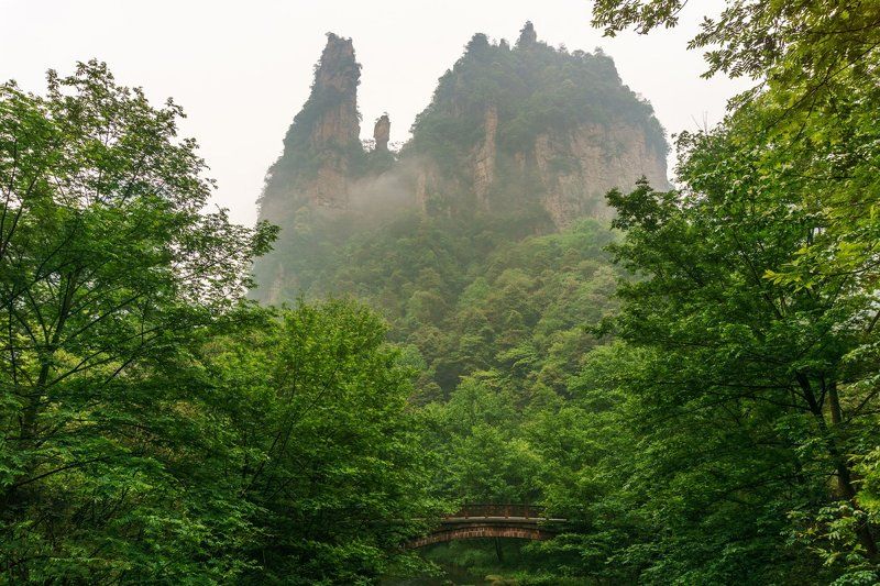 На гору снизу если посмотреть фото превью