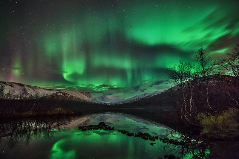 хибины, горы, ночь, сияние, метеор, звезды, небо, осень, озеро, кольский, север, заполярье, путешествие Осеннее сияние фото превью