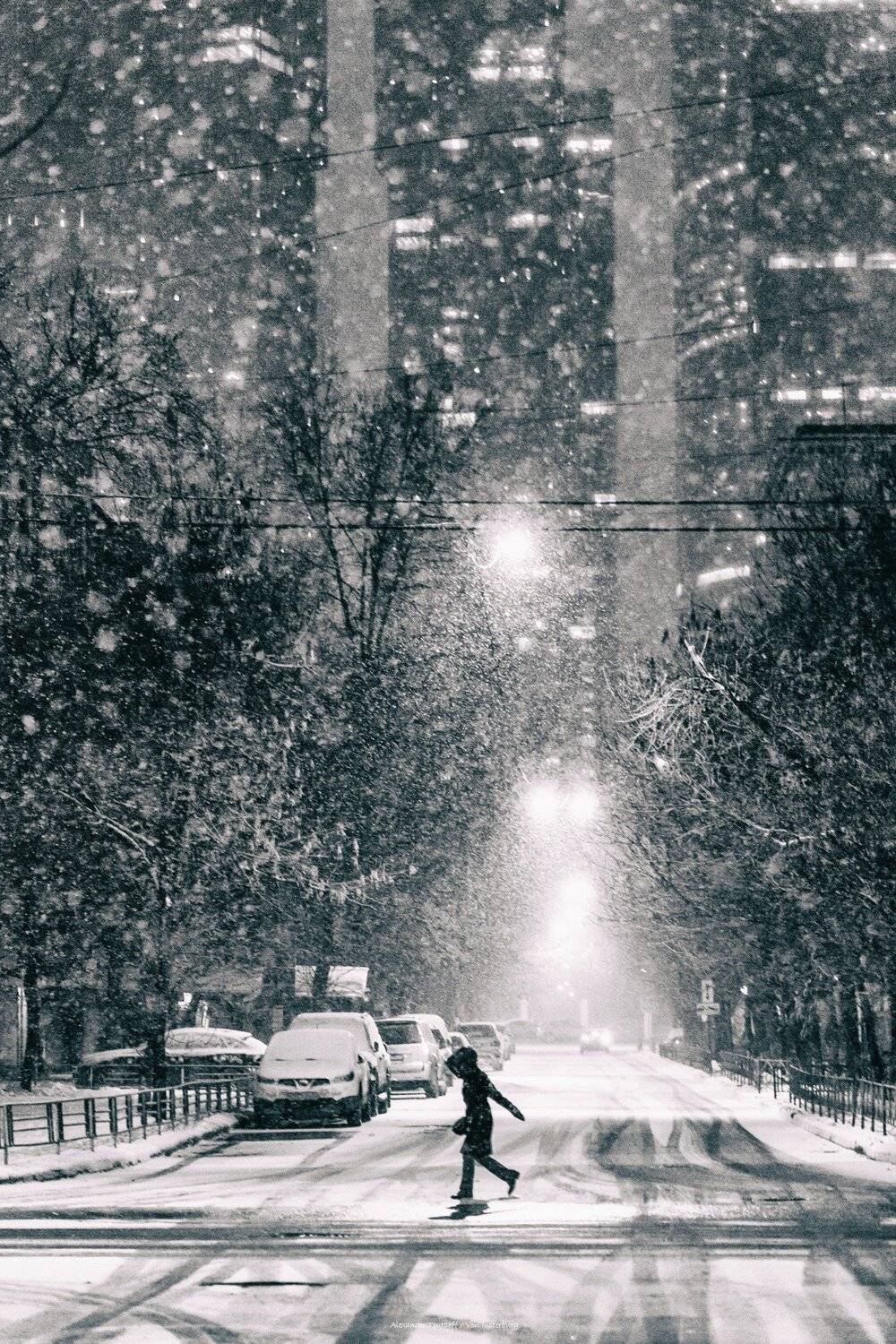 монохром, черно-белая фотография, ч/б, люди, город, улица, жанр, monochrome, black&white, street, streetphoto, people,, АлександрТутаев