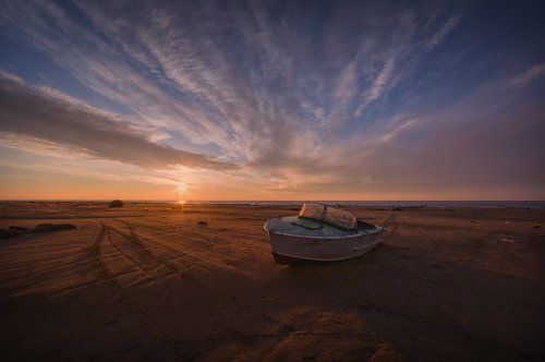 Песчаный берег...