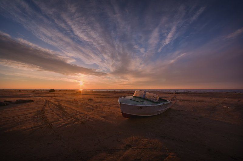 пейзаж, пейзажная съемка, пейзажная фотография, октябрь, рыбинское море, рыбинское водохранилище, закат, лодка, песок Песчаный берег... фото превью