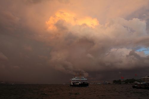 Вчерашняя гроза в Стамбуле.