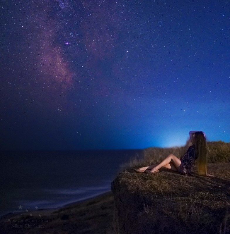 Млечный Путь, звезды, девушка, девушка под звездами, звезды, ночь, ночной пейзаж, ночная фотография, астрофото, астрофотография, небо Под звездами фото превью