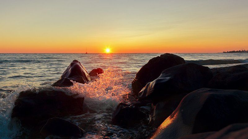 Каменный закат фото превью