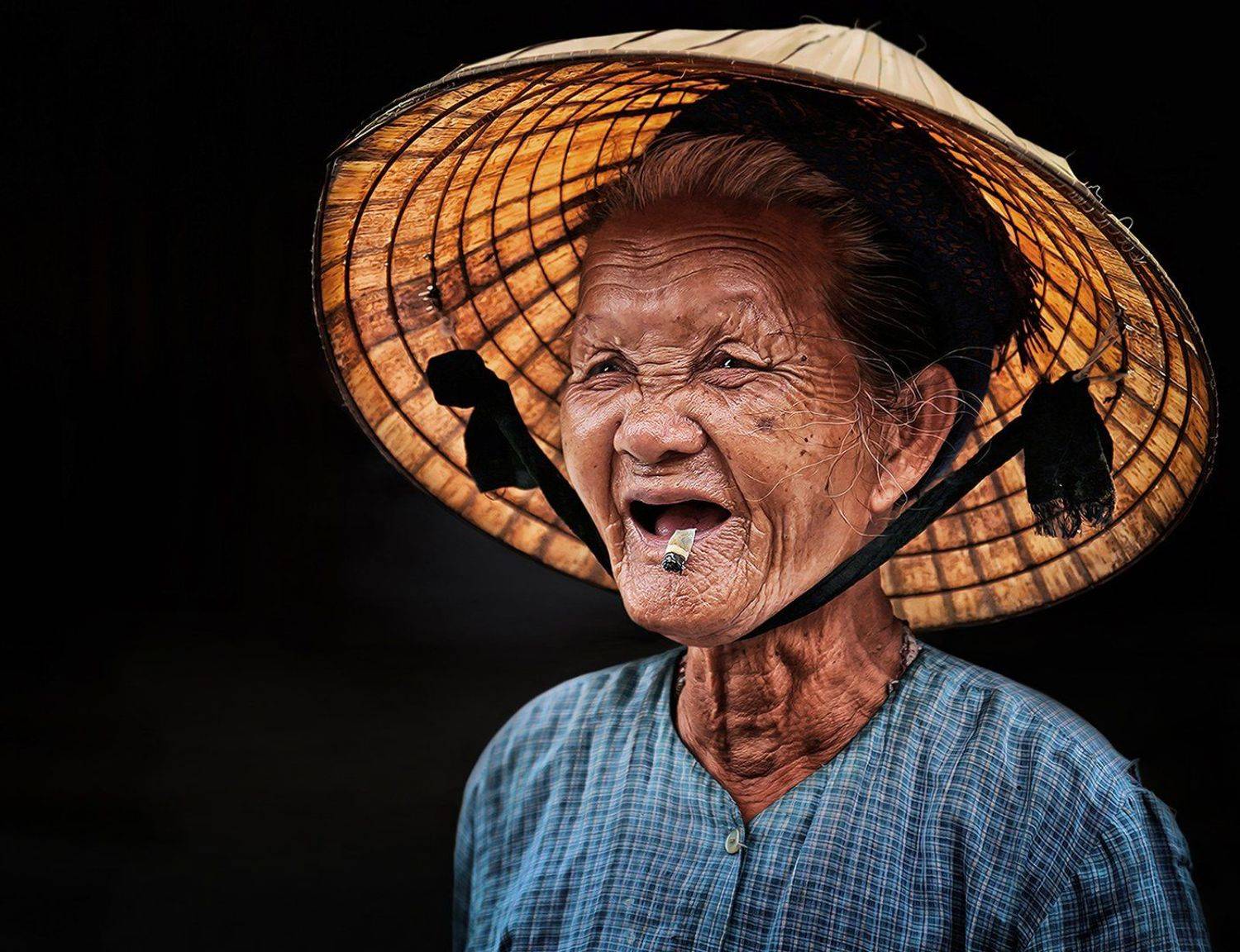 вьетнам, шляпа, окурок, бенчик, сигарета, смех, настроение, эмоция, бабушка, старуха, ALLA SOKOLOVA