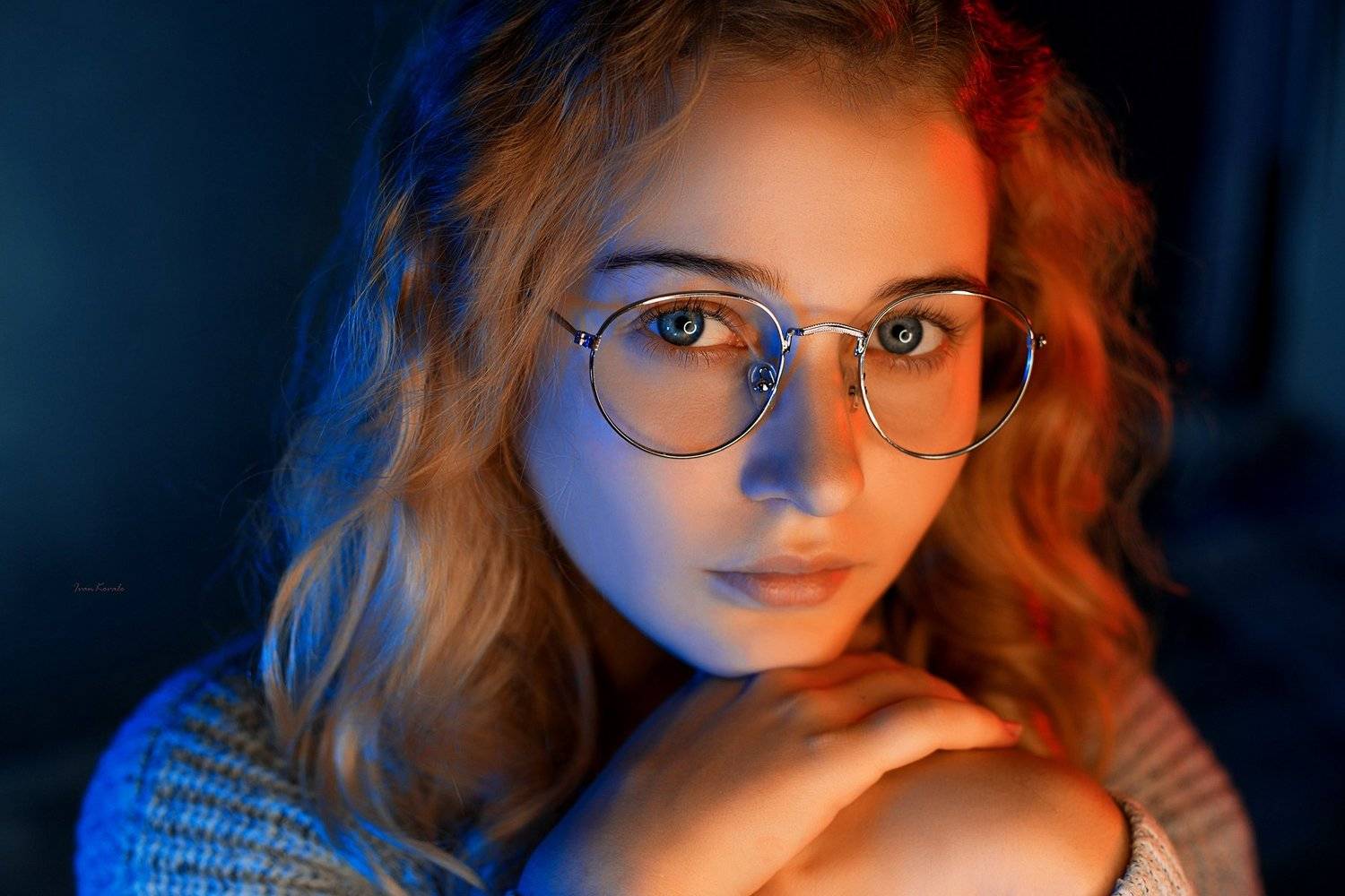 люди, девушка, портрет, очки, цвет, синий, красный, студия, фотокузница, ivankovale, Ковалёв Иван