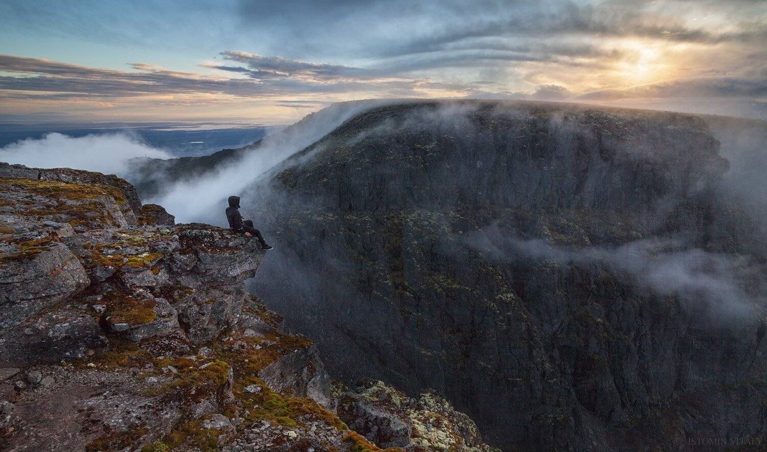 пейзаж,россия,хибины,человек,туман,лето,небо,солнце,горы,кольский,север, Виталий Истомин