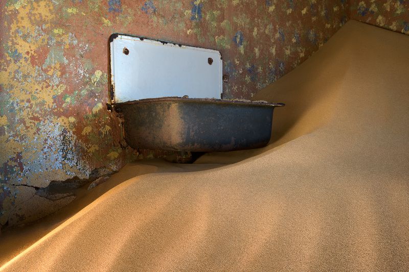 Ghost Town of Kolmanskop in Namibia фото превью