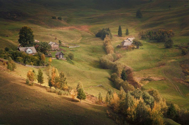 Деревенька на склонах фото превью