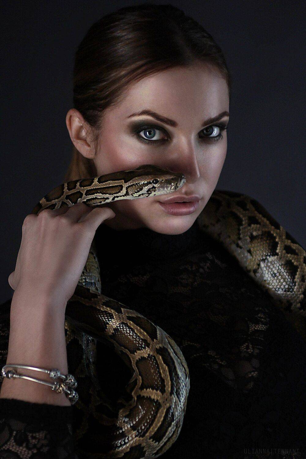 , Теннант Юлианна