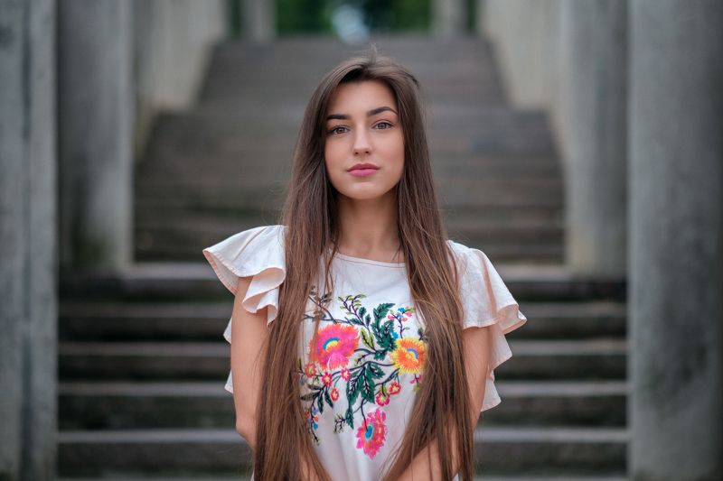 girl, female, pretty, model, outdoors, portrait Alone in the city фото превью