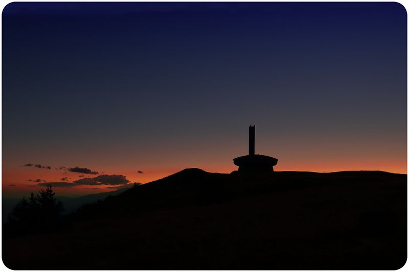 на закате  фото превью