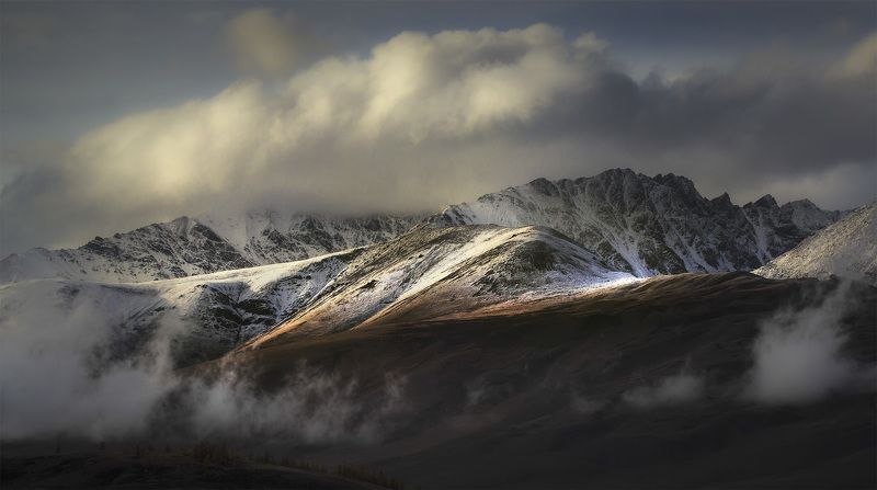 Ворот мягких облаков фото превью
