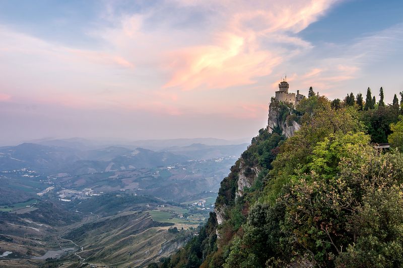 san marino, , monte titano, cesta tower , mountain, mountain sunset, castello, сан марино Cesta Tower  - отблески заката фото превью