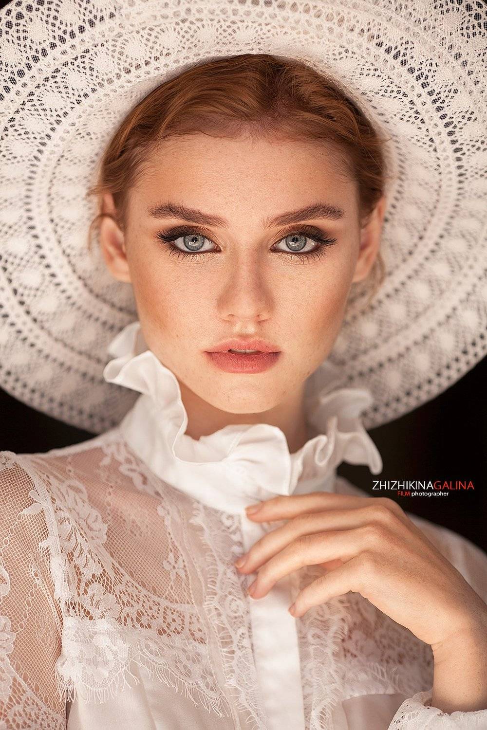 девушка, взгляд, модель, портрет, жанр, глаза, прикосновение, шляпа, креатив, фотография, фотосессия, прикосновение, soul, photo, photography, portrait, nature, black, art, nude, artnu, nu, Галина Жижикина
