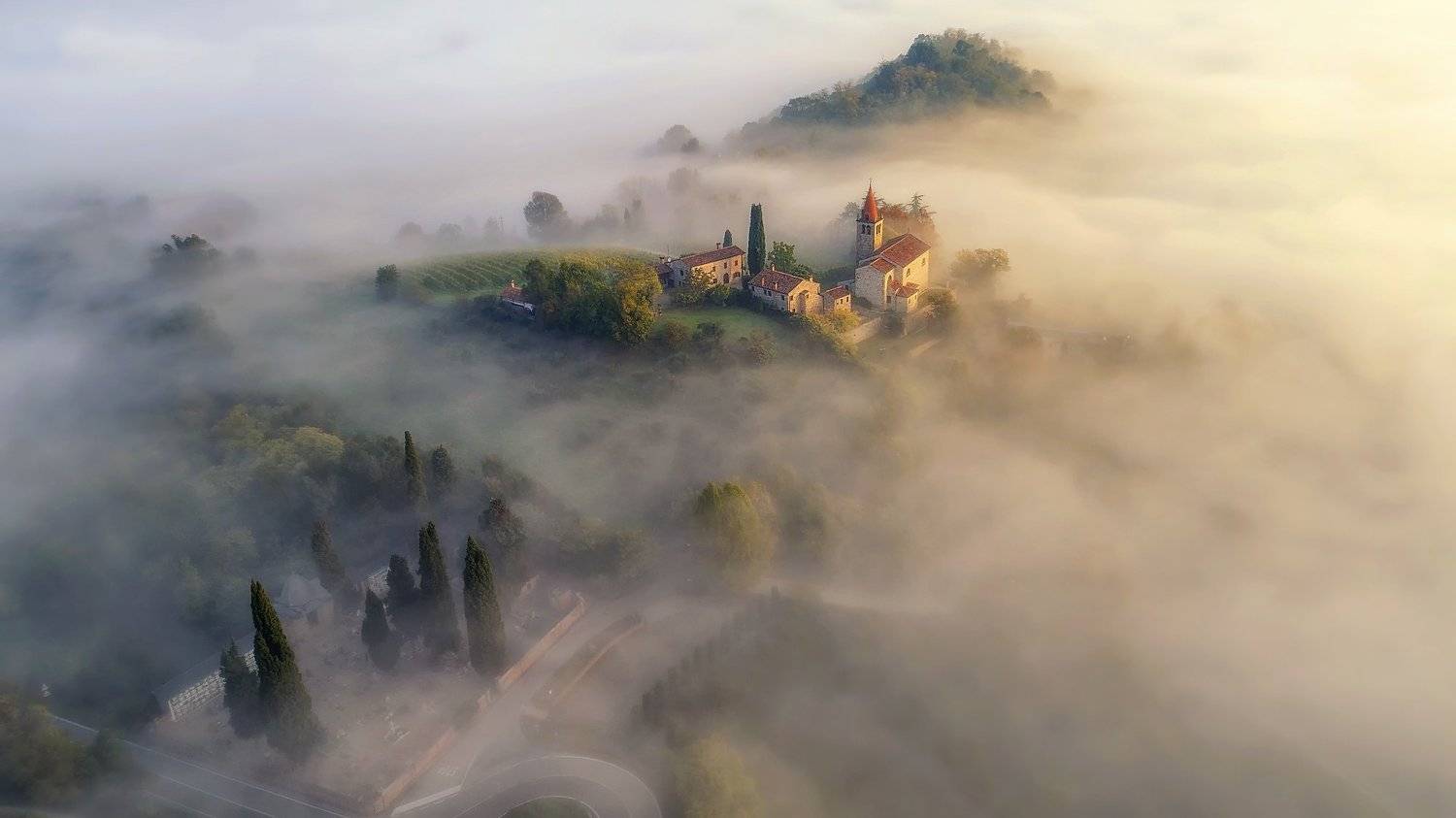 италия утро дрон туман, Arthur Cross