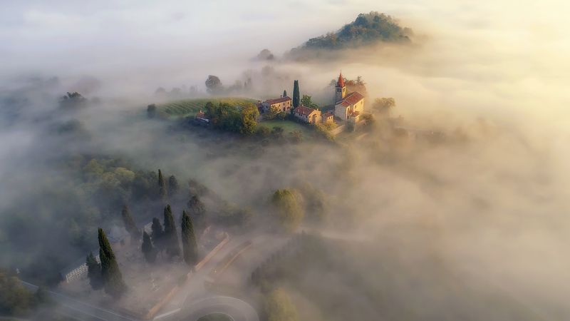 италия утро дрон туман Итальянская сказка фото превью