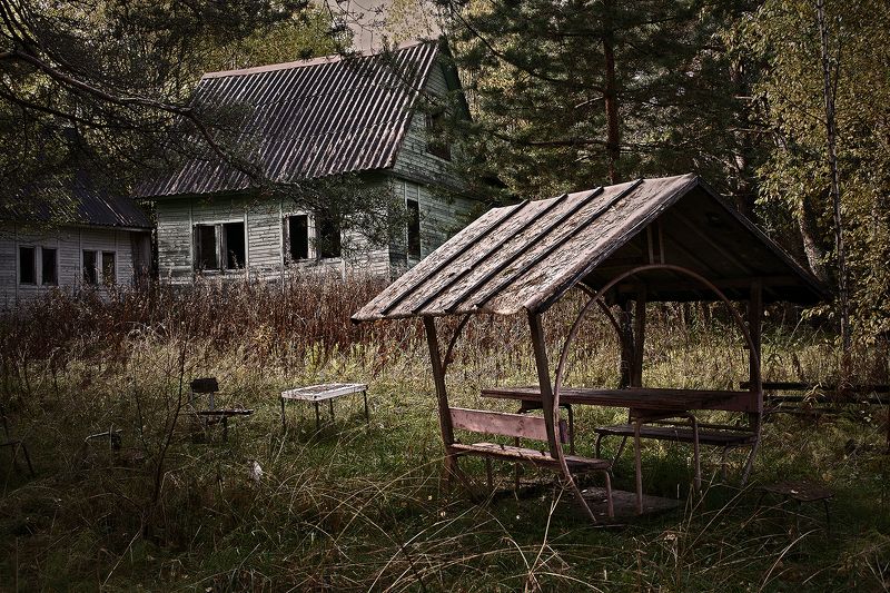 #deep.spb, #deepspb, #decay, #abandoned, #abandonedplaces, #abandonedworld, #арт, #art, #light, #shadows, #colors, #парк, #листья, #осень, #walls, #window, #nature, 171019.1 фото превью