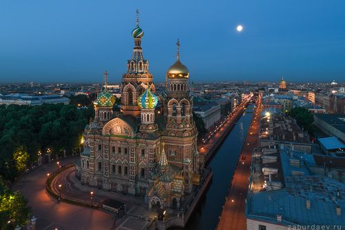 Кажется, мы стали забывать, как выглядит Спас на Крови без лесов