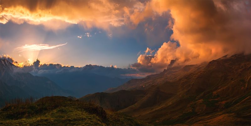 природа, пейзаж, кавказ, горы, весна, вечер, панорама, закат, солнце, небо, облака, свет Дигория фото превью