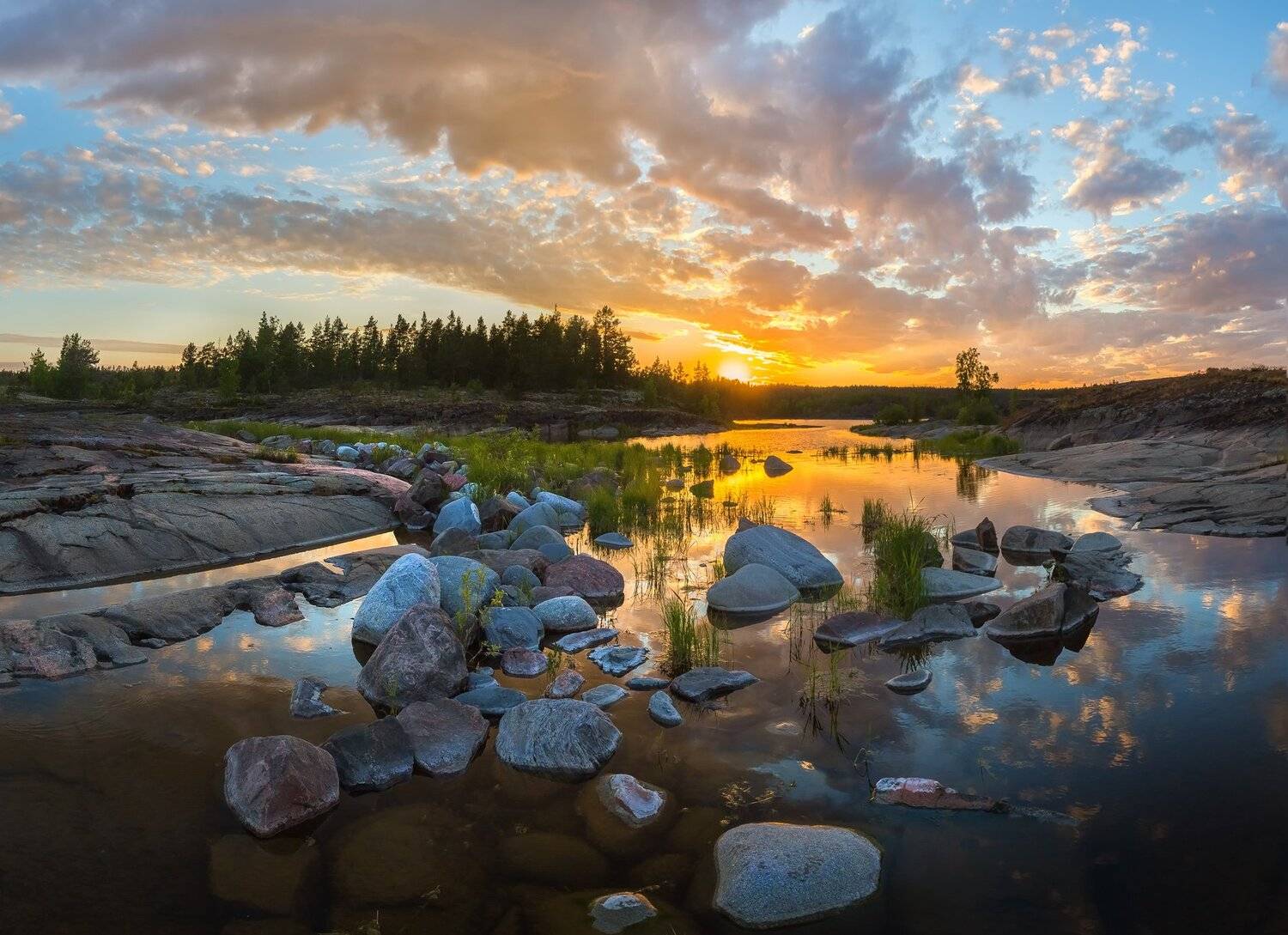ладожское озеро, карелия, шхеры, лето, берег, фототур, остров, путешествие, плавание, вода, отражение, облака, закат, трава, скалы, камни,, Лашков Фёдор
